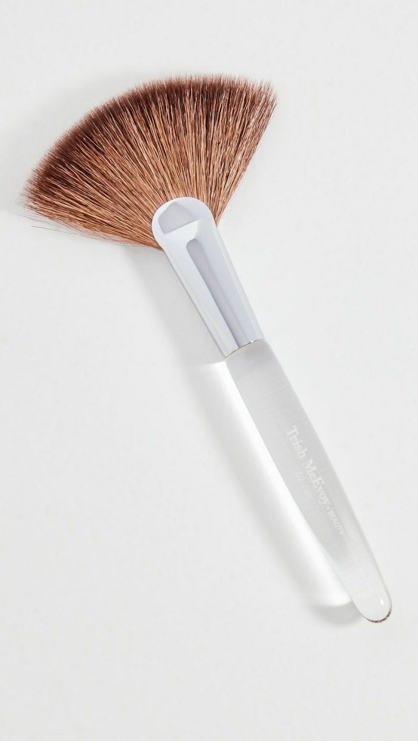 Brush 62 Fan Brush  |  Tools & Brushes Beauty Tools & Brushes